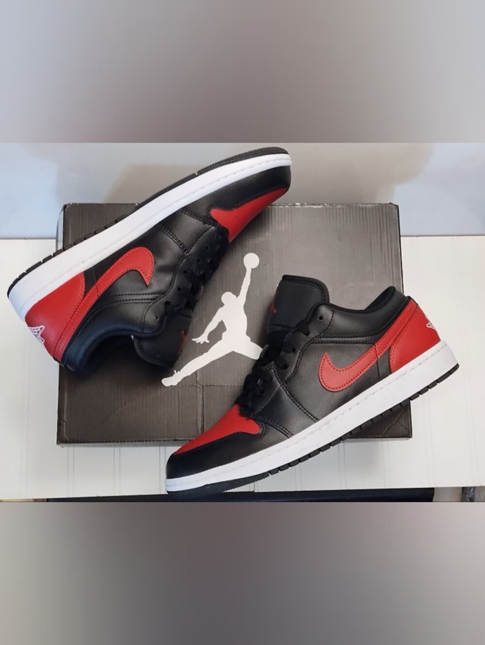 Nike Air Jordan 1 Low 'Bred'  553558-067 Size 9.5 Men's  Black/Varsity Red/White